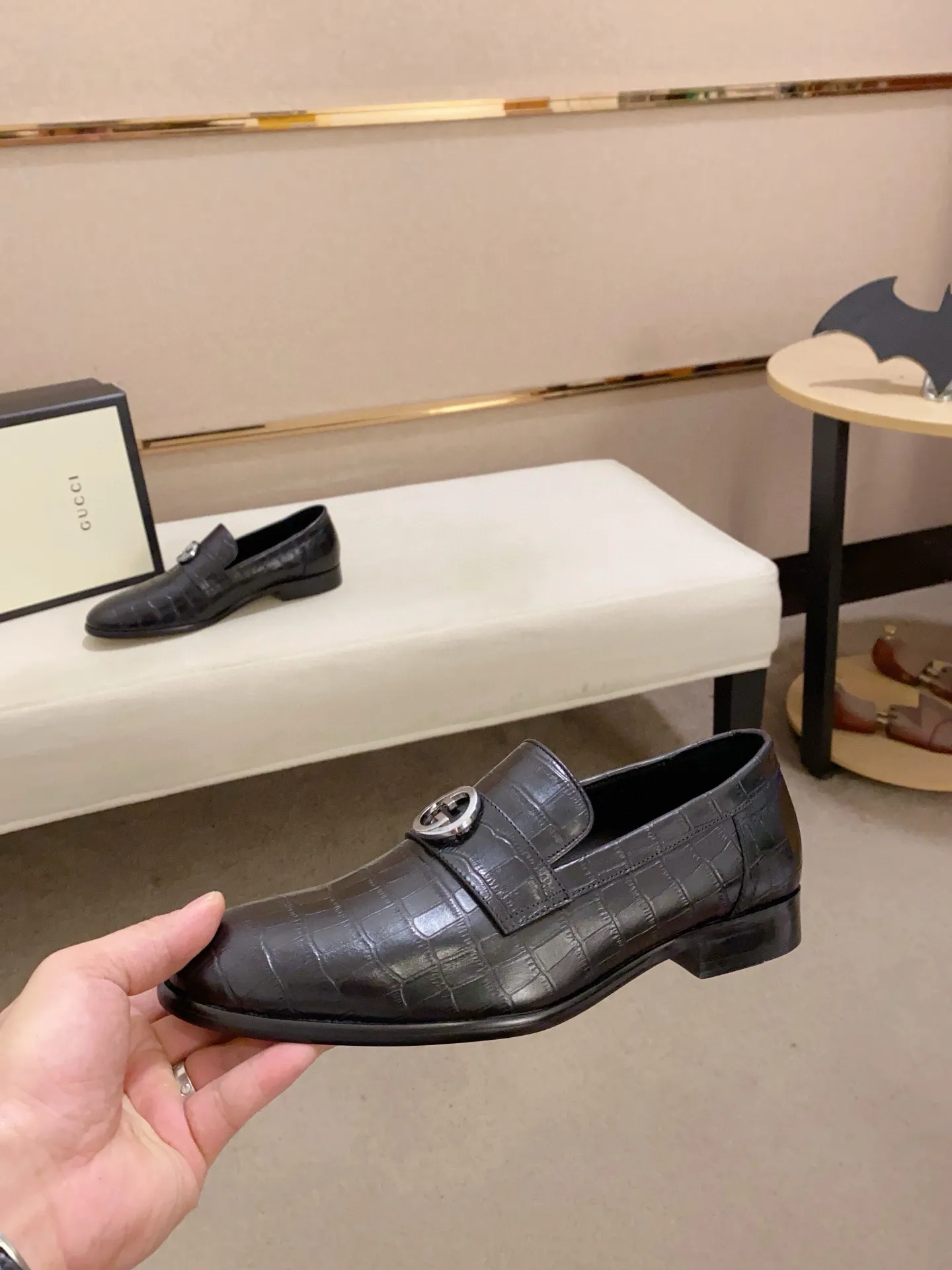 Men's shoes 💰: 520💰 (GUCCI) new series ss hot new products 💢 💠 Casual leather shoes 👞, first layer of cowhide, upper hardware buckles and logo on the sides of the shoe, brand logo on the insole and sole 💠 💎Upper: 100% cowhide 💎Inner: cowhide/100% 💎Feet: cowhide/100% 💎Sole: rubber/100% 💎SIZE: 38 39 40 41 42 43 44 Can be customized 45